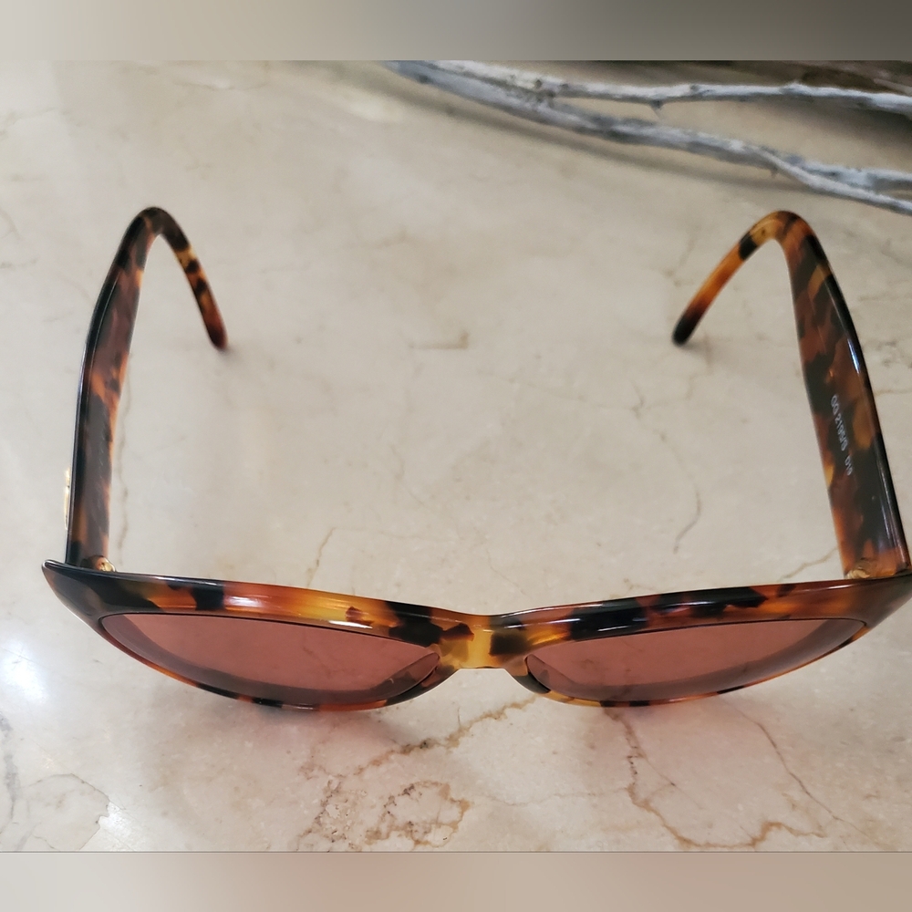 Gucci Vintage Tortoiseshell Frame Women's Sunglasses - Picture 7 of 9